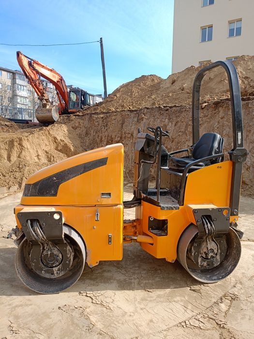 Послуги катка оренда катка трасування котлованів стадіонів вапняка