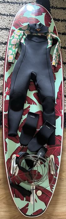 Conjunto completo de Surf – prancha OLAIAN + fato ROXY + meias DEEPLY