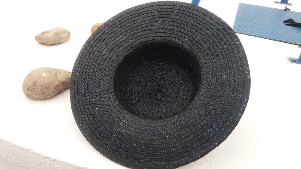 Chapéus senhora preto e outro