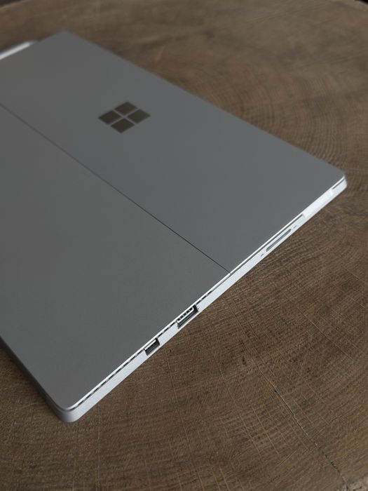 Microsoft Surface Pro 4 256gb 8gb ram Win 11 pro