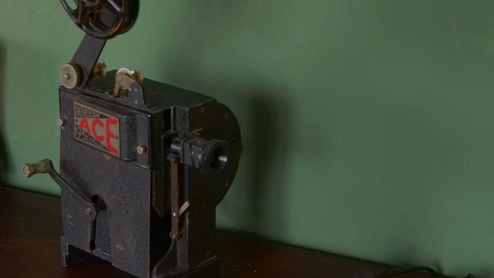 Projetor Cinema antigo 9,5 mm (Anos 20)
