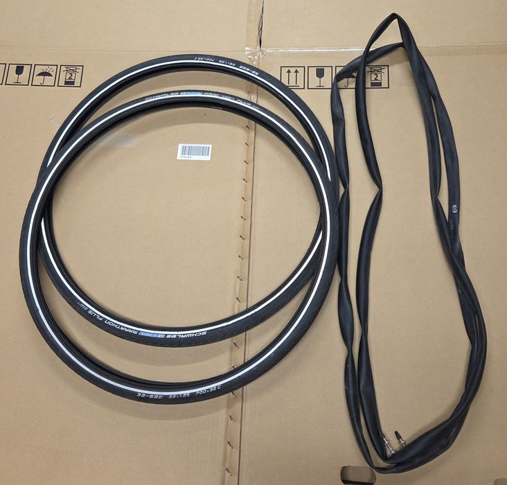 Komplet opon Schwalbe Marathon Plus  700x32c (28x1.25) z dętkami