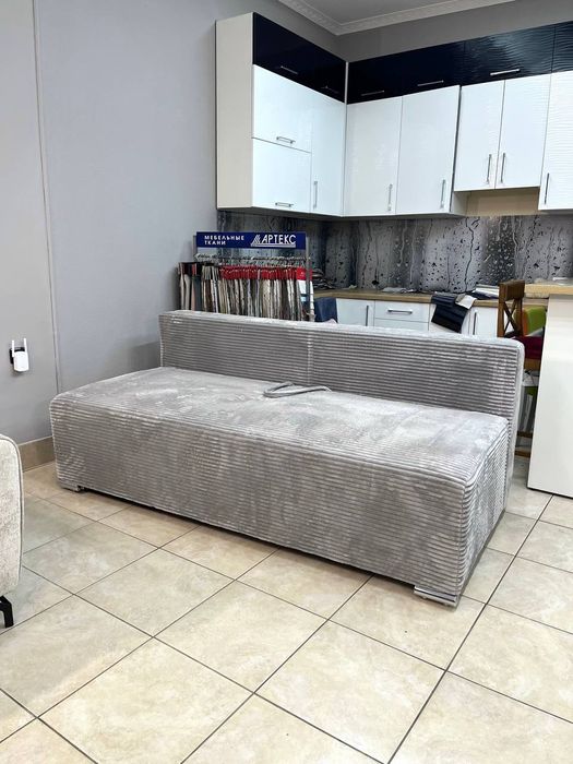 Диван компактний.Молодіжний.Ортопедичний.