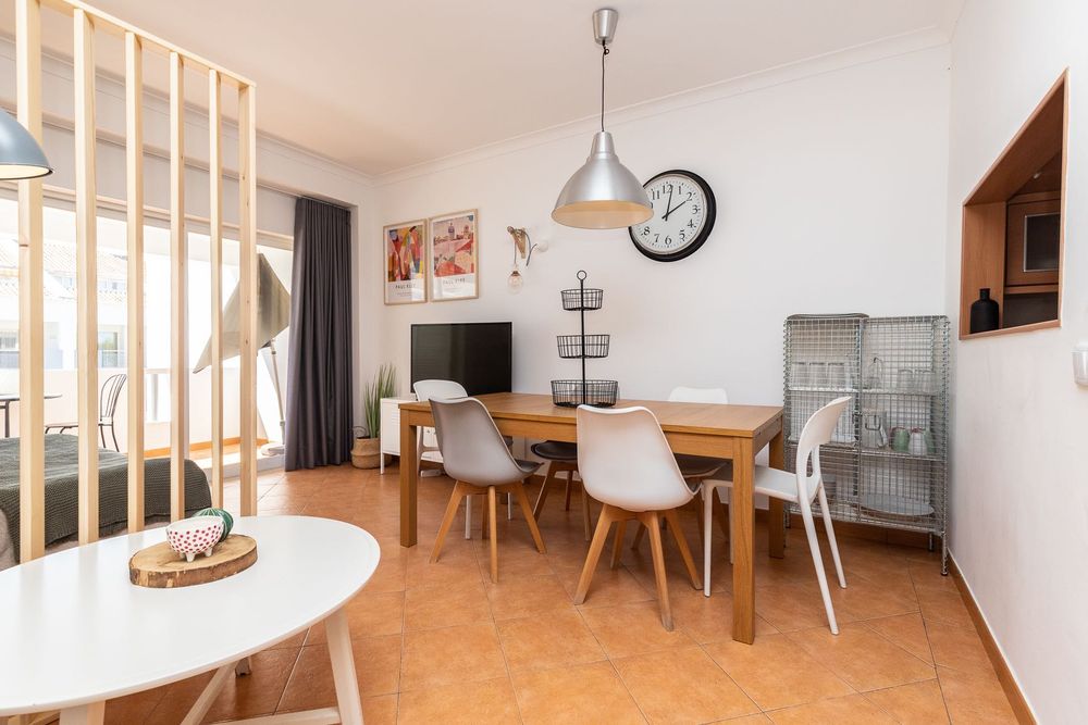 Apartamento T1 inserido Golden, Barco, piscinas, Jacuzzi, Animação