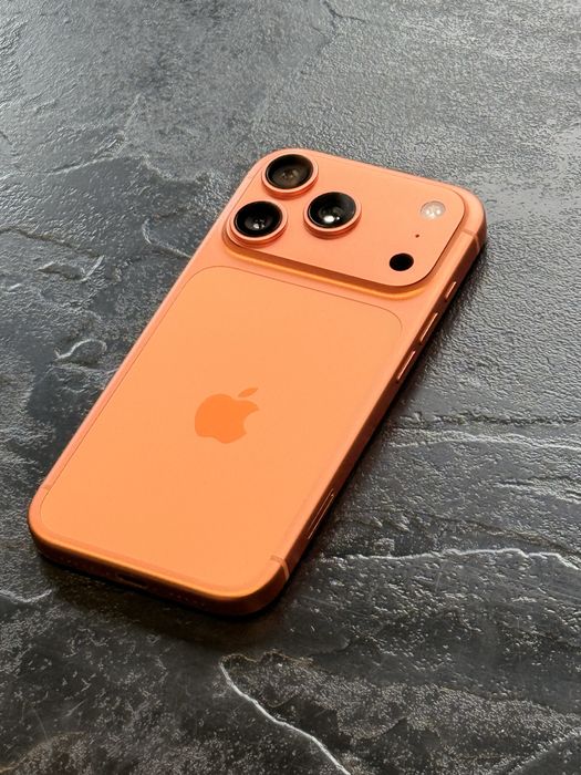 iPhone 17 Pro 256GB Cosmic Orange