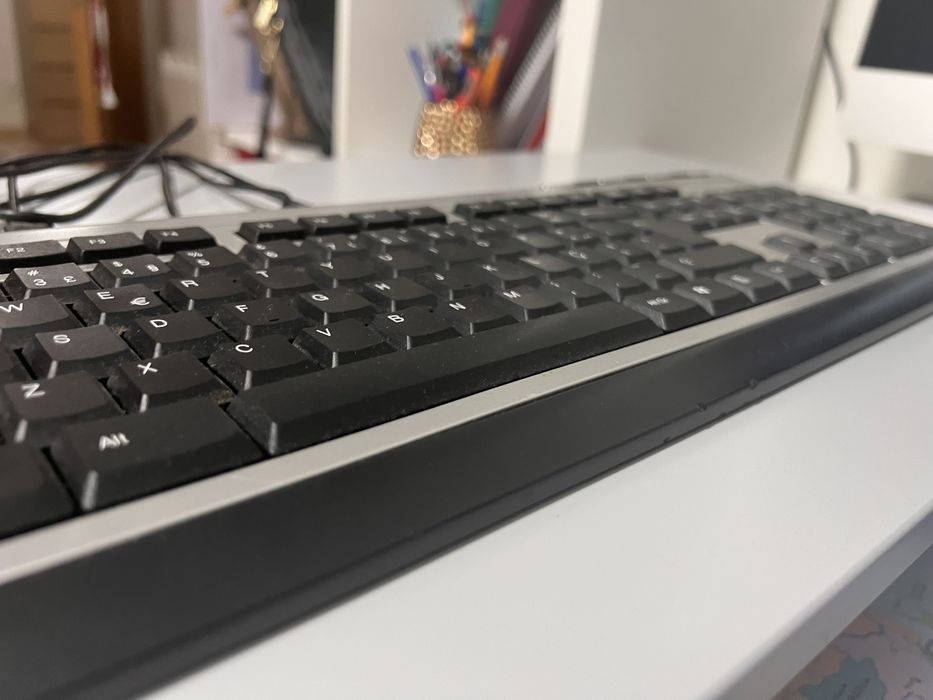 Teclado para PC ou Mac - cinza e preto- marca Clasus