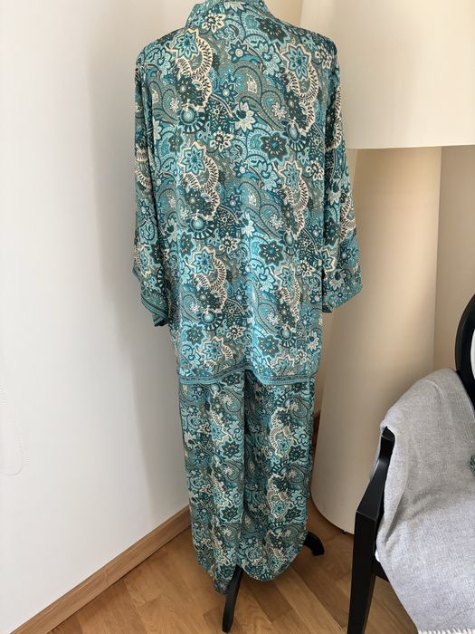 Conjunto de 2 peças novo, calcas e quimono em seda, talha unica