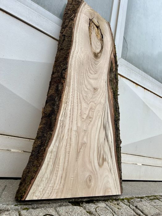 Tábua única de castanho maciço – peça exclusiva