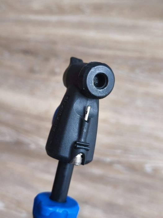 Cadeado de bicicleta + bomba de ar