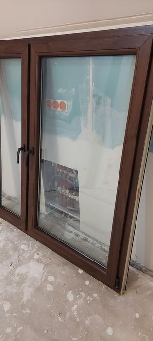 Okna plastikowe prawie nowe 150x145  kolor ORZECH