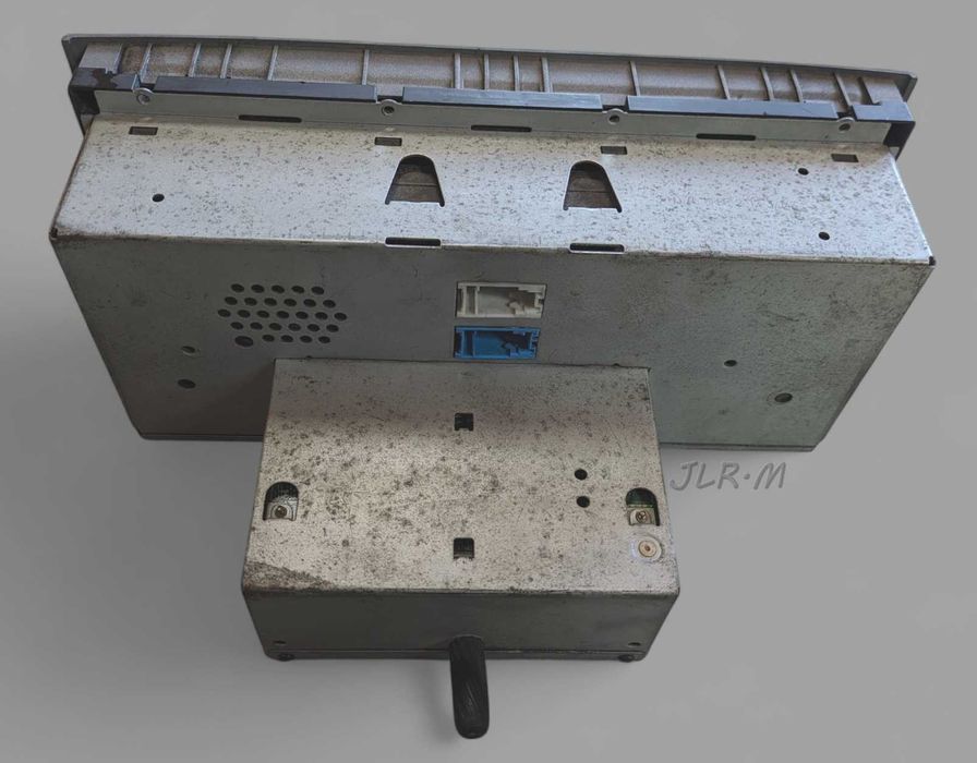 Land Rover Vogue L322 radio radioodtwarzacz YIK000011
