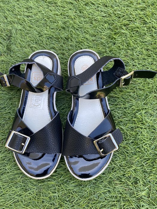 Sandálias Guimarães - oferta portes