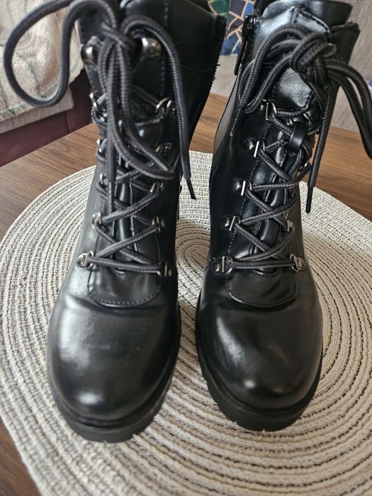 Botki Jenny Fairy na słupku wiązane 38