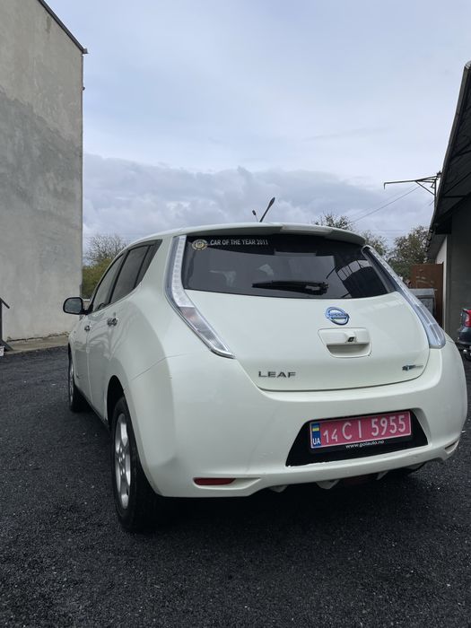 Nisan Leaf повністю на ходу 6 поділок