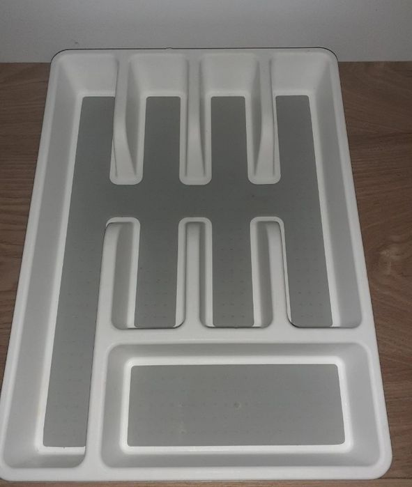 Suporte para talheres branco e cinza