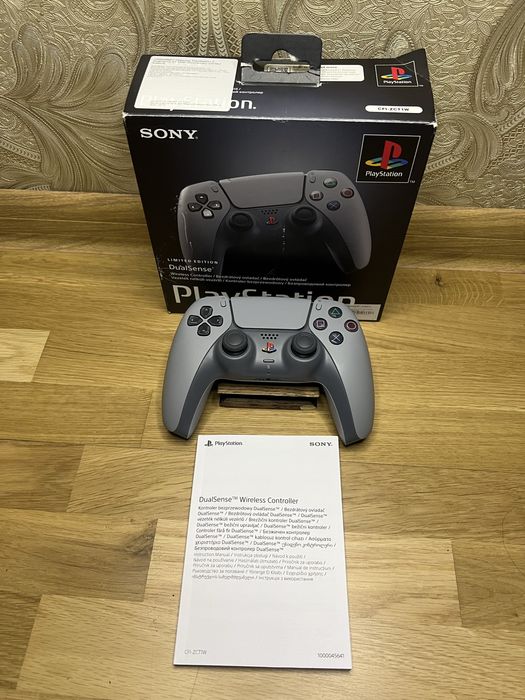 Джойстик (геймпад) Sony DualSense 30th Anniversary Limited Edition