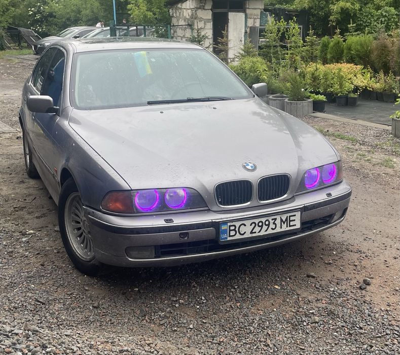 Продам Bmw E39 523I