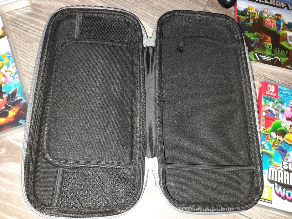 Sprzedam nintendo switch z grami i akcesoriami