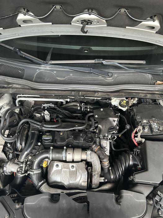 Volvo v40  acidentado