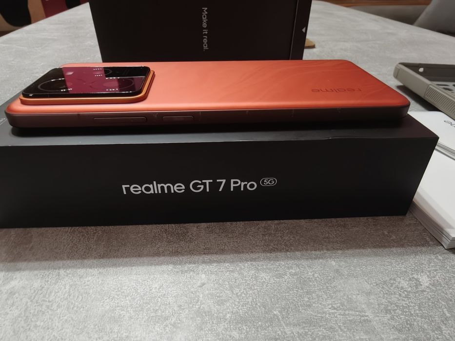 Smartfon Realme GT7 Pro 12 / 512 - Gwarancja 4 mies  RMX5011