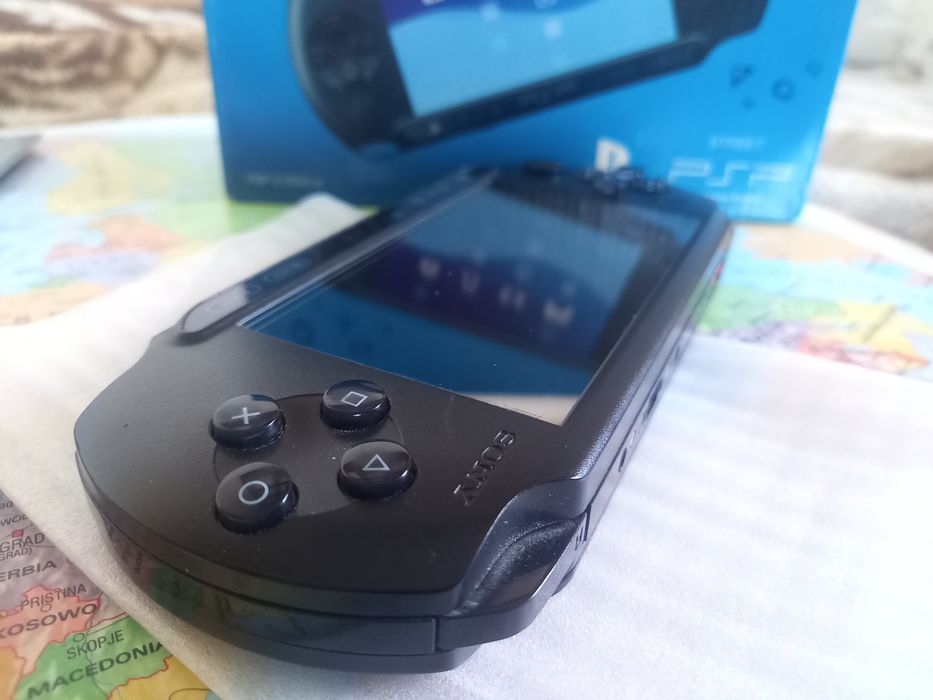 Konsola Sony psp Street E 1004 pl menu 4gb  19 gier stan BDB