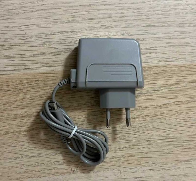 Carregador Nintendo DS Lite