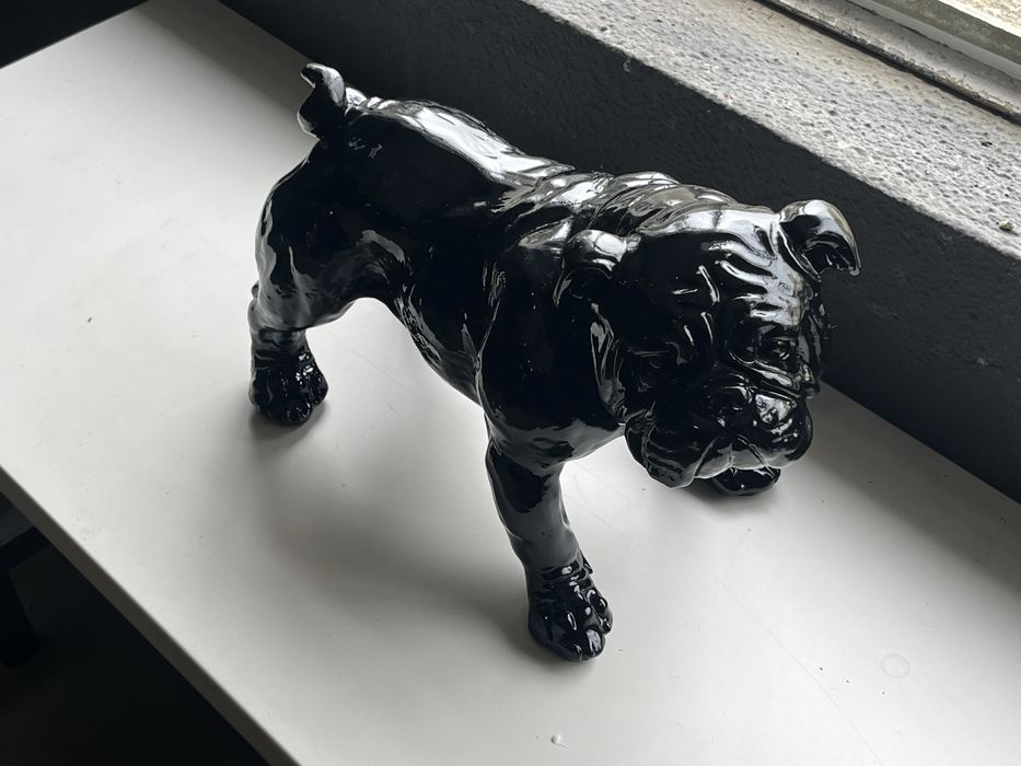 Estátua de porcelana Bulldog inglês preto