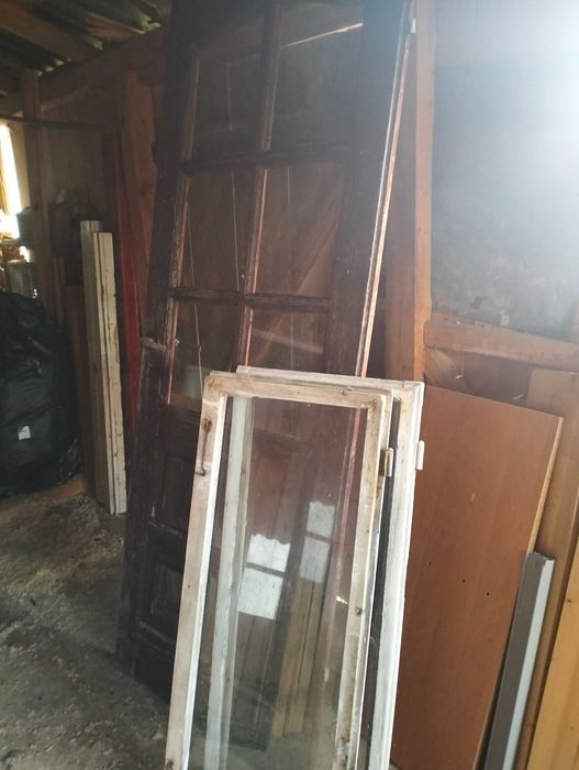 Ramy okienne drewniane z demontażu.