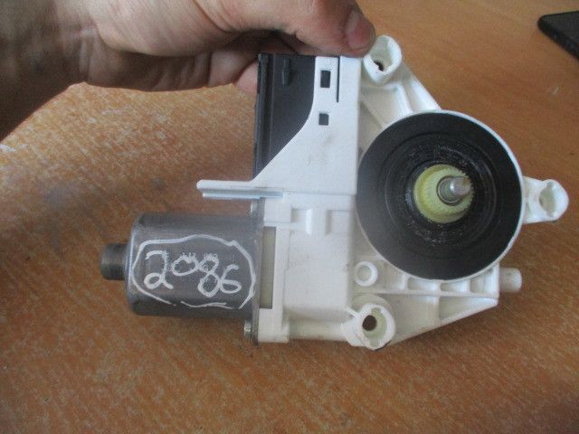 Motor vidro trás direito RENAULT Laguna III (BT0/1)