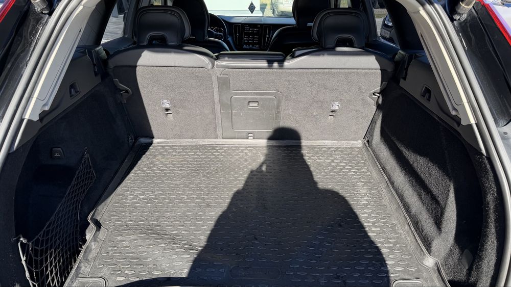 Volvo XC60 2021 2.0 дизель повний привід офіційна