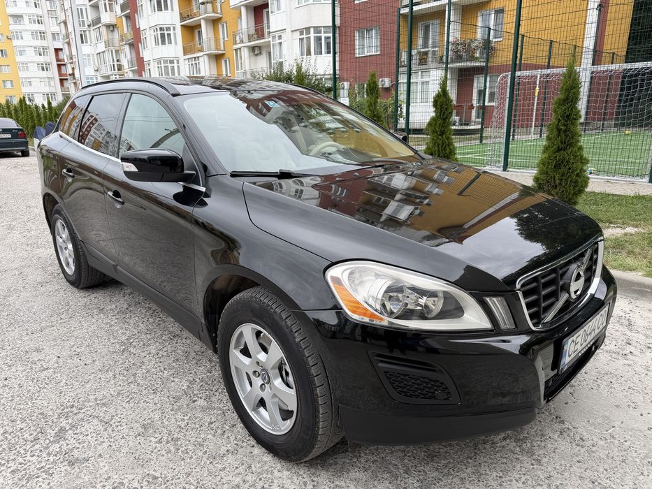 автомобіль volvoxc60