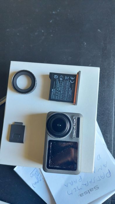 Dji osmo action, bateria, lente e porta para cartão mini sd