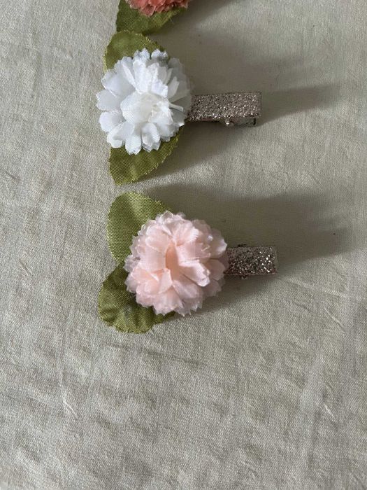 Ganchos de cabelo com flor e folhas – 3 unidades