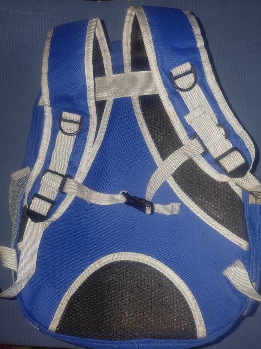 Рюкзак-переноска для котів чи невеликих тваринок.