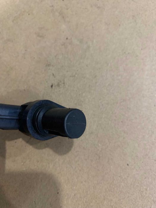 Датчик положения распредвала  Mitsubishi mazda