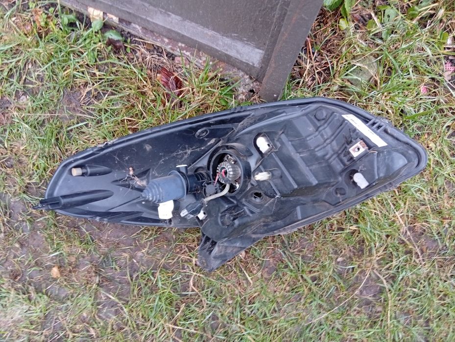 Передня ліва фара Dacia Sandero