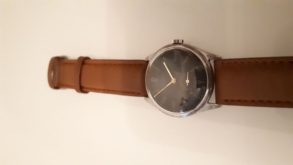 Relógio Antigo vintage Favorit Watch Swiss from 40's black dial