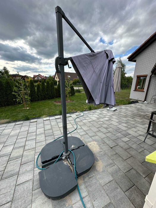 Parasol ogrodowy , uszkodzony