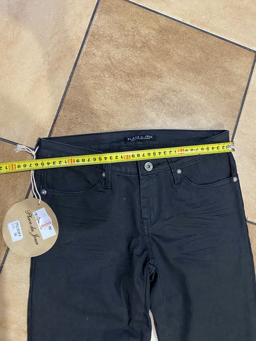 Spodnie skiny z zamkami na nogawkach