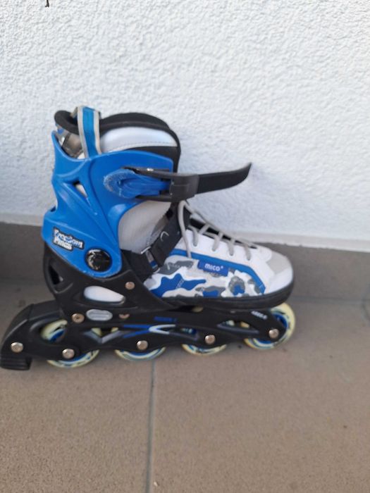 Niebieskie rolki firmy mico