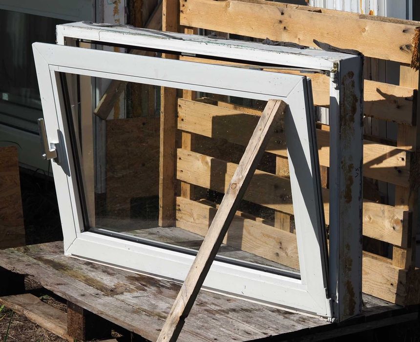 Okna PRIMO SYSTEM PCV do łazienki, piwnicy, klatki schodowej 110/74 cm