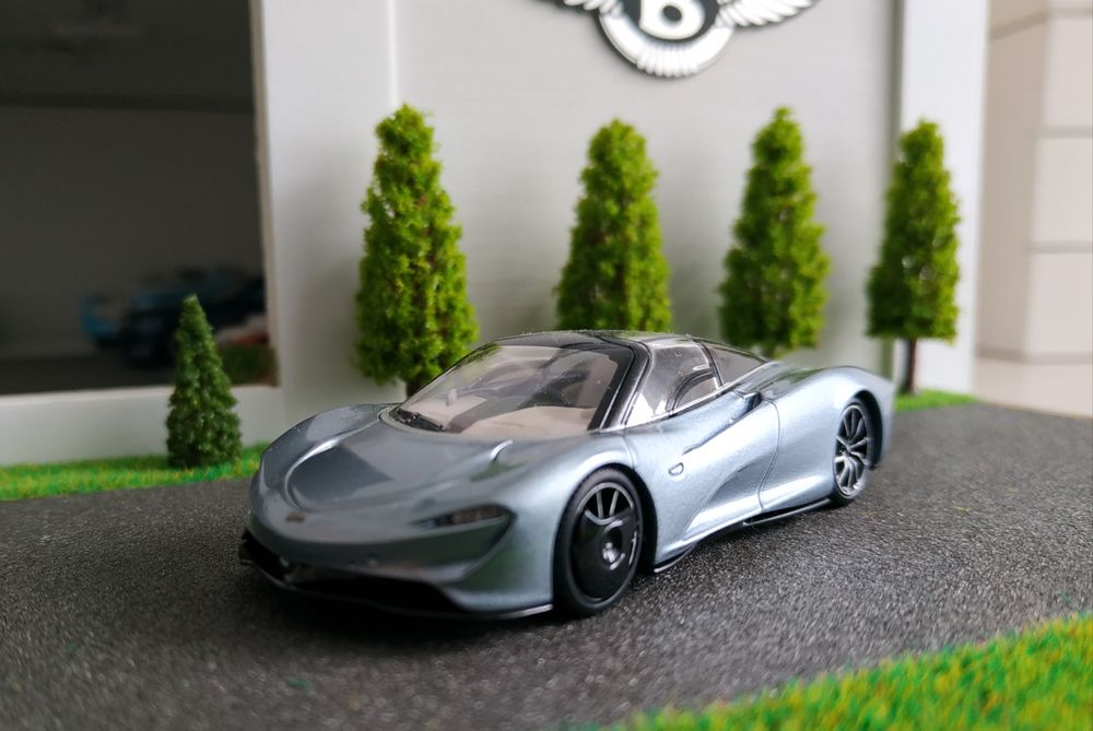 McLaren Speedtail 1:64 LCD