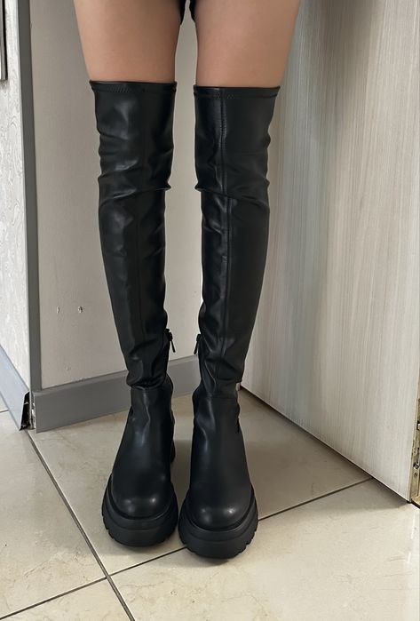 черные ботфорды stradivarius