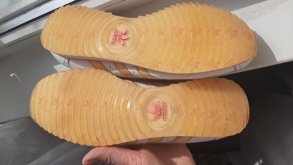 Кроссовки adidas. Р. 42. Оригинал