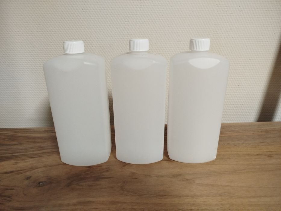 Pojemniki plastikowe z zatyczką 1 litr x3 szt