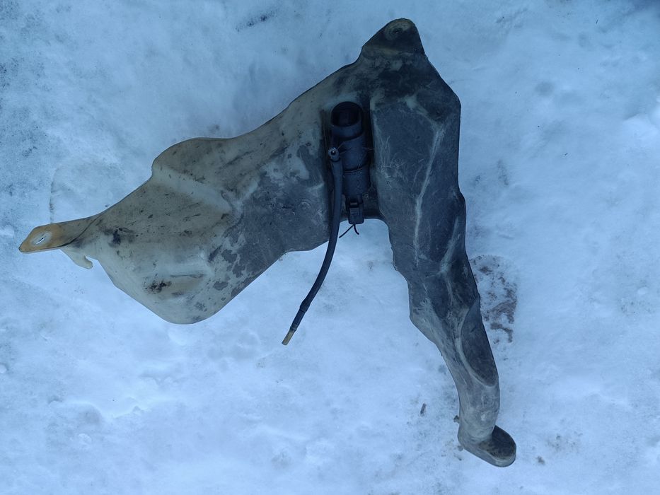 Оригінальний бачок склоомивача та бачок розширювальний Renault Master.