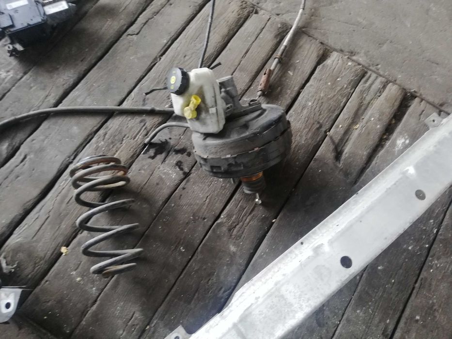Opel Insygnia 12r. Servo , ABS , hamulec ręczny i inne cześci