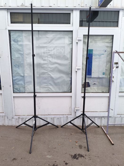 Стойки студийные для фотовспышек и видеосвета