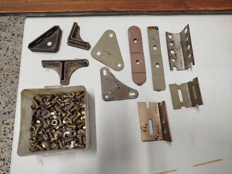 Prateleiras  Metálicas de estante e acessórios