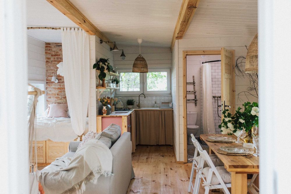 Domki w drzewach blisko Warszawy, 70 m od domku leśne spa.